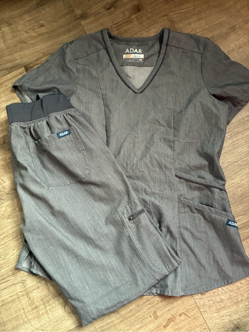 ADAR Women's Gray V-Neck Scrub Jacket - Heather Gray